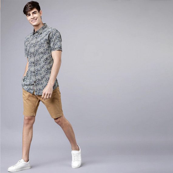 https://fashionrise.in/products/men-khaki-solid-slim-fit-regular-shorts