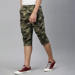 Men Olive Green & Beige Camouflage Printed Pure Cotton 3/4th Cargo Shorts