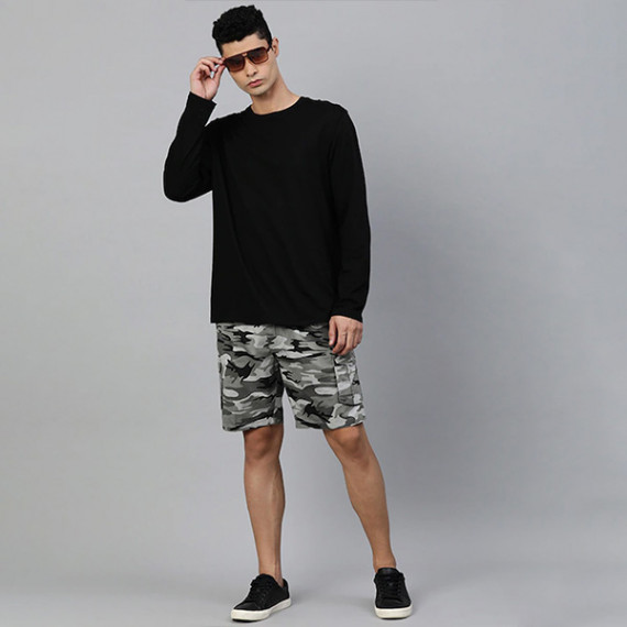 https://fashionrise.in/products/men-charcoal-grey-camouflage-printed-pure-cotton-cargo-shorts