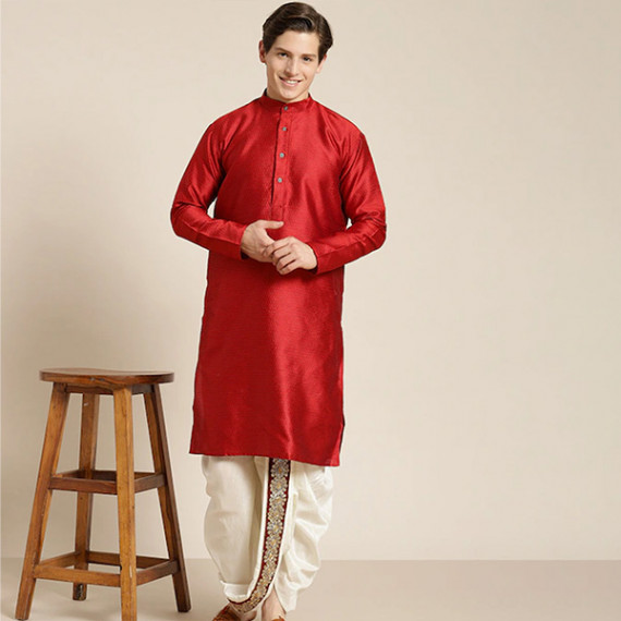https://fashionrise.in/products/mens-cream-coloured-pure-cotton-double-layer-dhoti-gold-zari-border